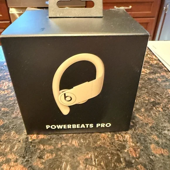 Powerbeats Pro Wireless Earbuds with Charging Case - Picture 4 of 4
